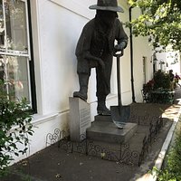 The statue and explanatory information plaque