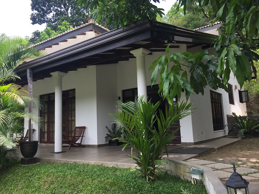 Featured image of post House Designs In Sri Lanka With Prices / Architect designed house for sale in piliyandala.