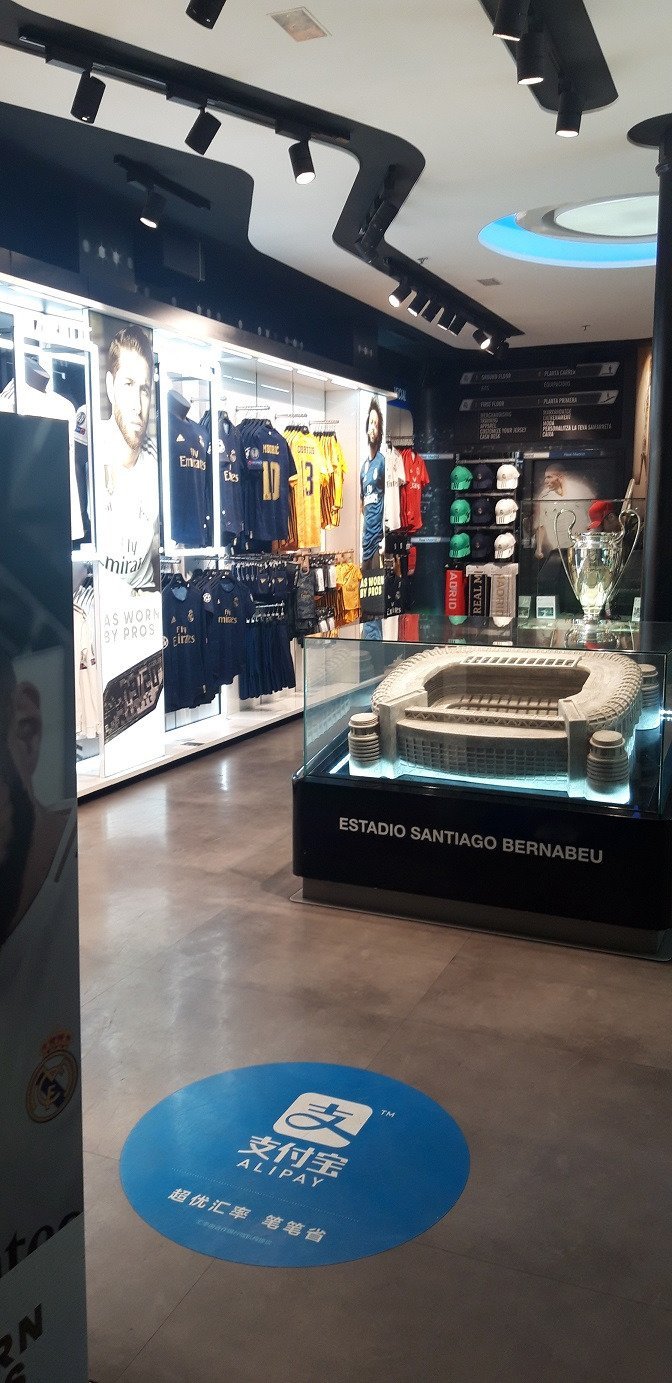 Real Madrid Official Store, Барселона: лучшие советы перед посещением -  Tripadvisor