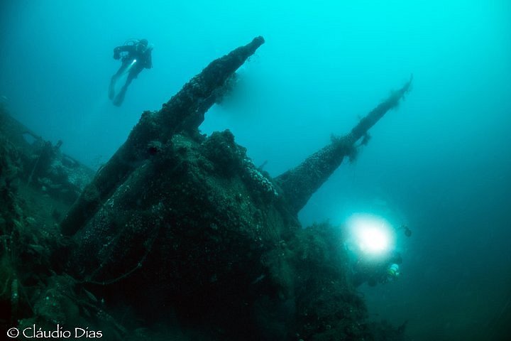 Tripadvisor, Plongez le U-boot 1277, la plongée la plus emblématique du  Portugal? proposé par Portugal Dive
