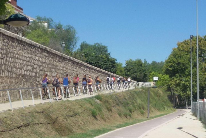 2024 Valencia Bike Tour With City Guide From Old To New   Caption 