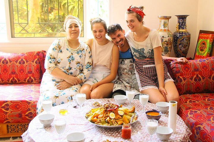 Cuisine Marocaine et Méditerranéenne - Comment préparer du Jben marocain  1ère méthode : Pour 4 litres de lait, elle utilise 1 cuillerée à café de  présure liquide (achetée en pharmacie) appelée Nyaq.