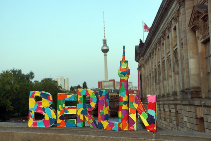 2024 Berlin Berlin Filming Tour Create A Souvenir Video   Caption 