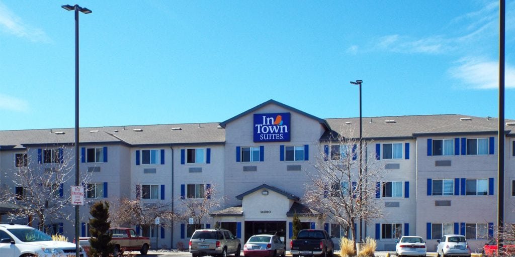 INTOWN SUITES DENVER WEST Prices Condominium Reviews Sheridan CO   Intown Suites Denver 