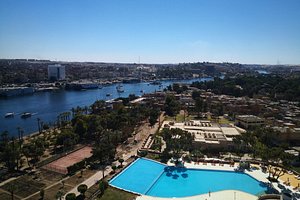 La chambre: avec chacun une veilleuse pour la lecture.. - Picture of  Movenpick Resort Aswan - Tripadvisor