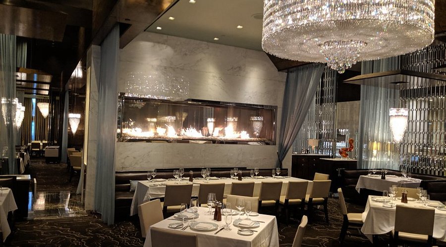 Hank's Fine Steaks & Martinis