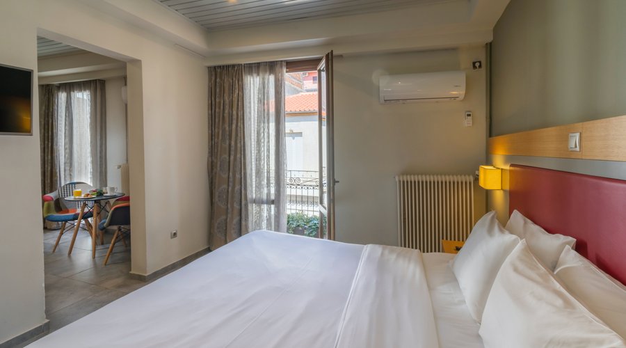 Suite with a view to the town
