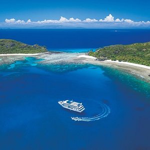 Fiji: Day Trip to Cloud 9 Floating Platform Including Food and Beverages