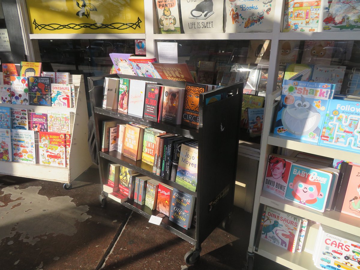 2022年 Recycle Bookstore West - 行く前に!見どころをチェック - トリップアドバイザー