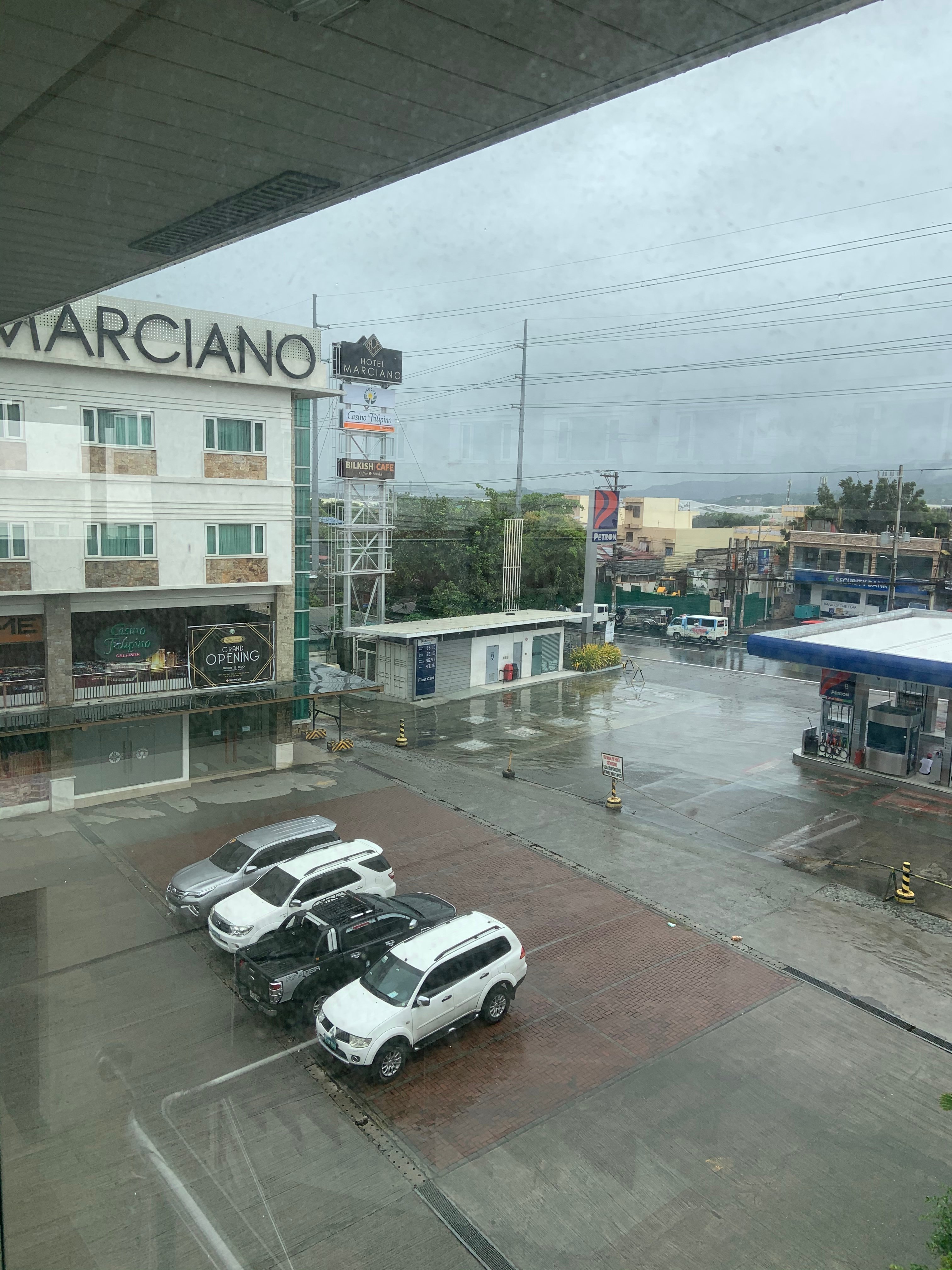 Marciano store near outlet me