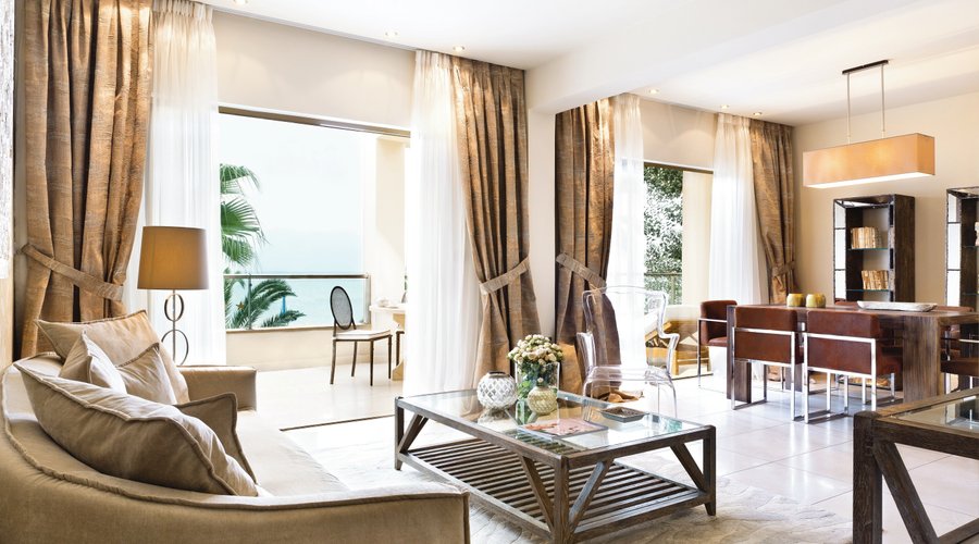 Two Bedroom Deluxe Family Suite Beach Front Living Room