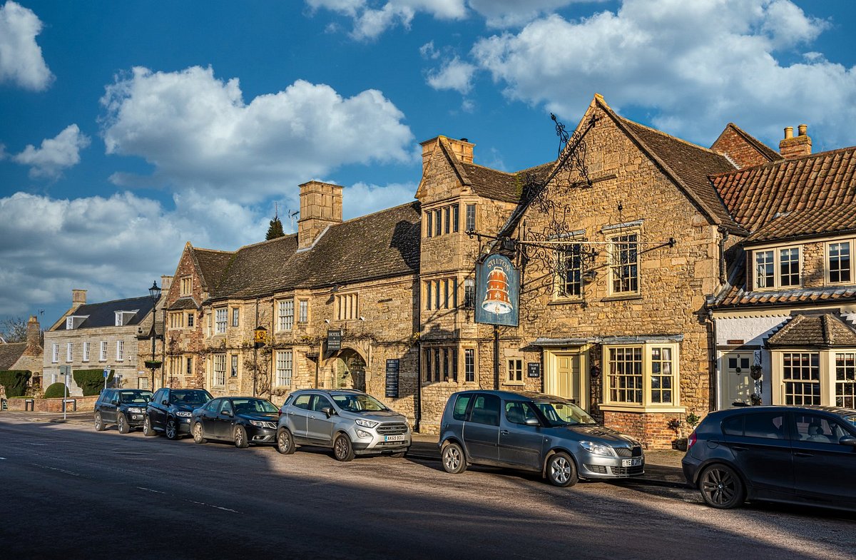 Peterborough england. Питерборо город. Питерборо Англия. Климат Питерборо Англия. Питерборо Англия жилые районы.