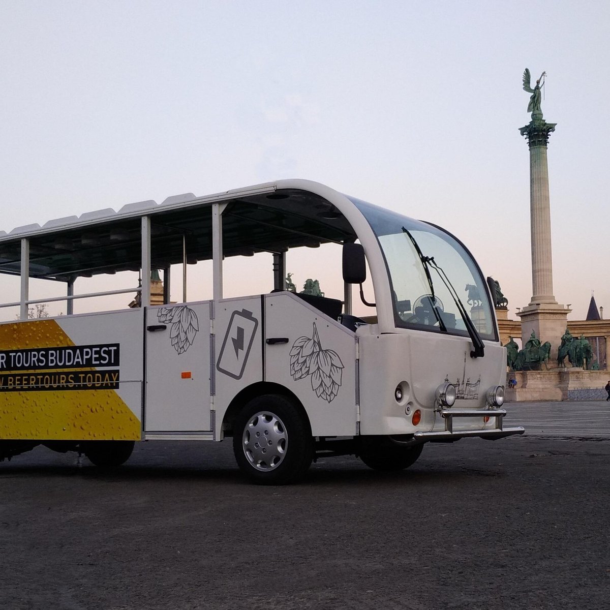 Beer Bus Budapest - Meet the Iconic Ikarus Buses