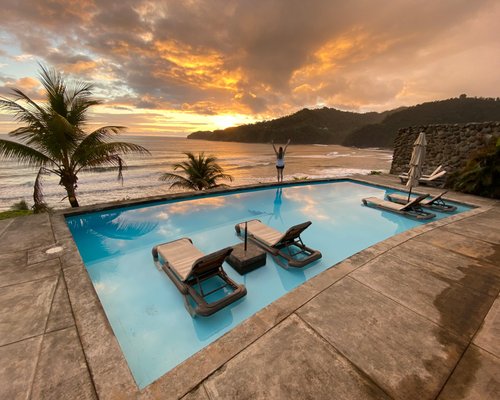 PaguaBayHouse Oceanfront Cabanas