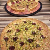 raspberry and pistachio frangipane