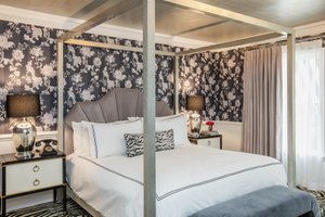 Room & Suite