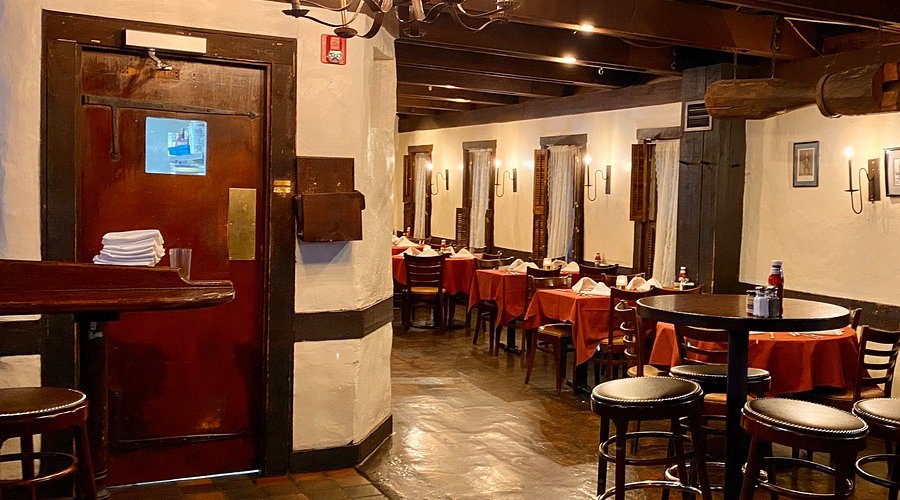 The Warren Tavern