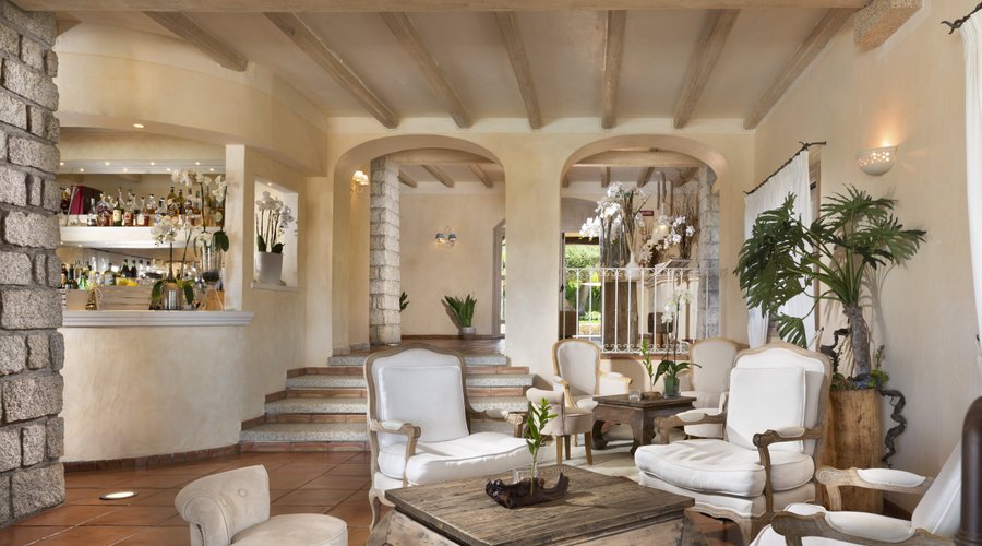 Lobby Bar