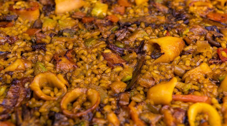 ARROZ CON CHIPIRONES Y VERDURAS DE TEMPORADA