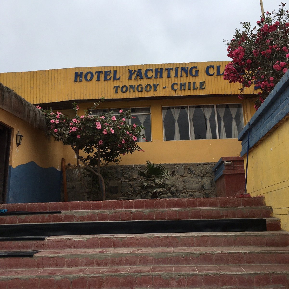 hotel yachting tongoy