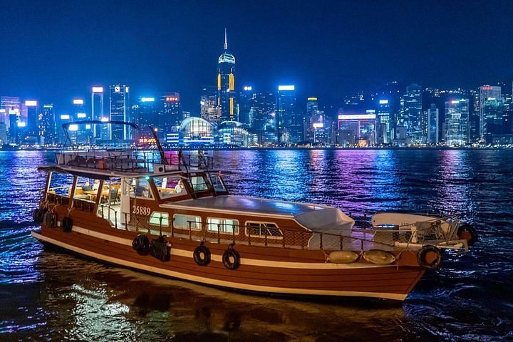 victoria harbour night cruise