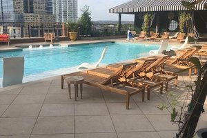 Pool & Beach