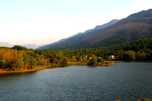 MADUKKAKUZHY AYURVEDA - HOMESTAY, LAKE & MOUNTAINS (Kottayam, Kerala ...