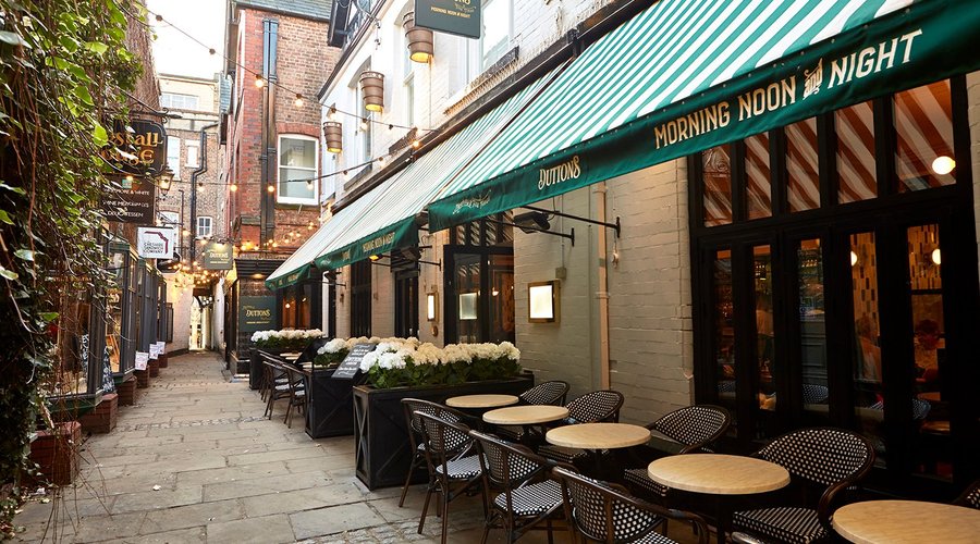Alfresco dining