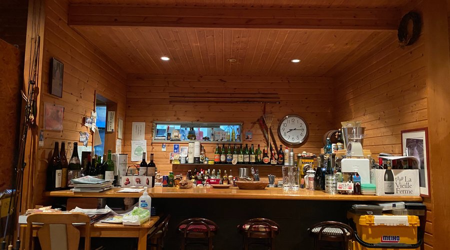 Warm bar with good drinks