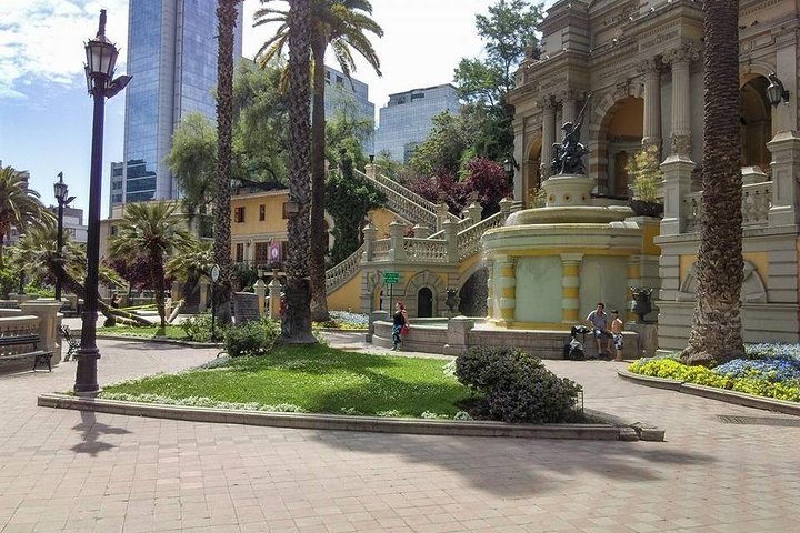 2024 Santiago Santiago City Tour   Caption 