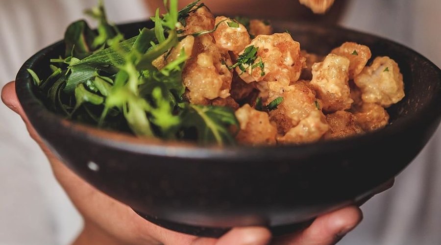 Popcorn prawns, chipotle mayo, daikon + mixed lettuce