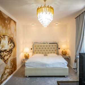 Die goldene Suite mit eigenem Whirlpool.