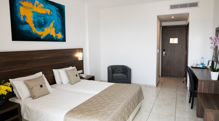 Standard twin or double room 