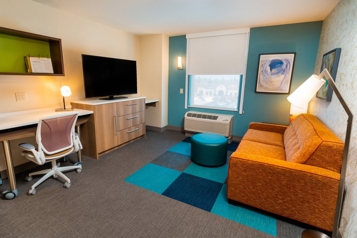 Home2 Suites by Hilton Bakersfield - hotel rooms