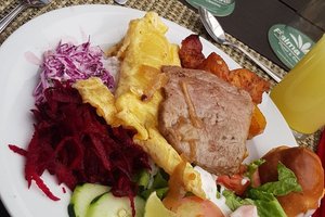 用餐 