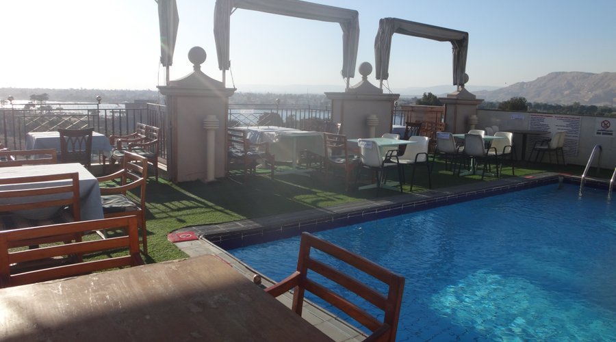 pool bar