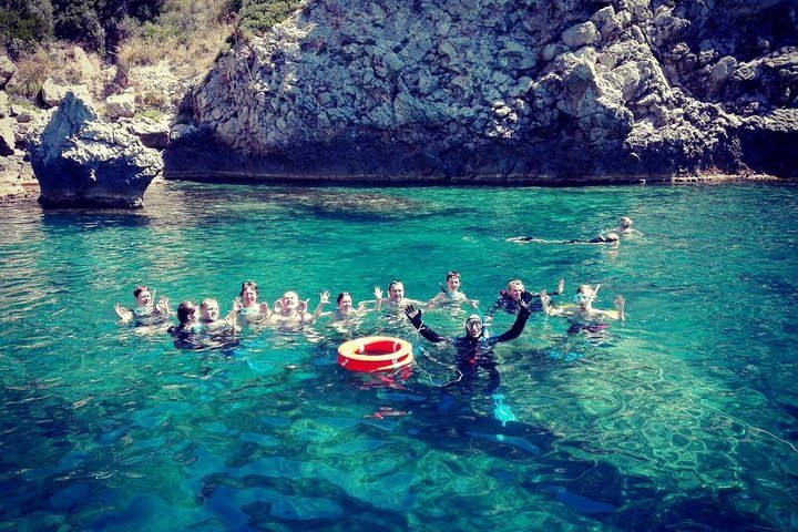 2023 2-Hours Excursion to the Blue Grotto of Taormina in Isola Bella