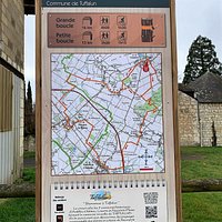 Une église inscrite par les Monuments historiques, témoin de l'histoire du village de Louerre.