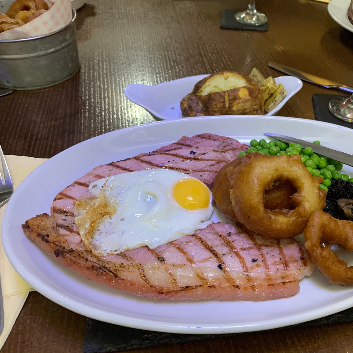 THE MOUNT BAR & GRILL, Ammanford - Restaurant Reviews, Photos & Phone ...