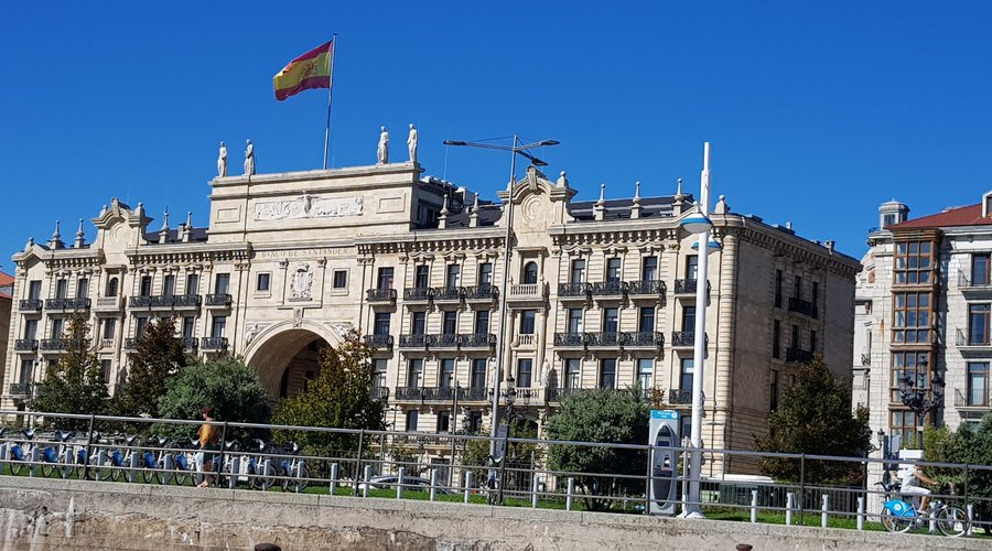 Vista del edificio desde el mar