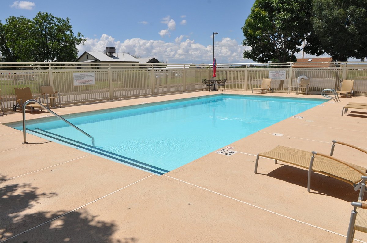 Legacy Inn & Suites Pool Pictures & Reviews - Tripadvisor