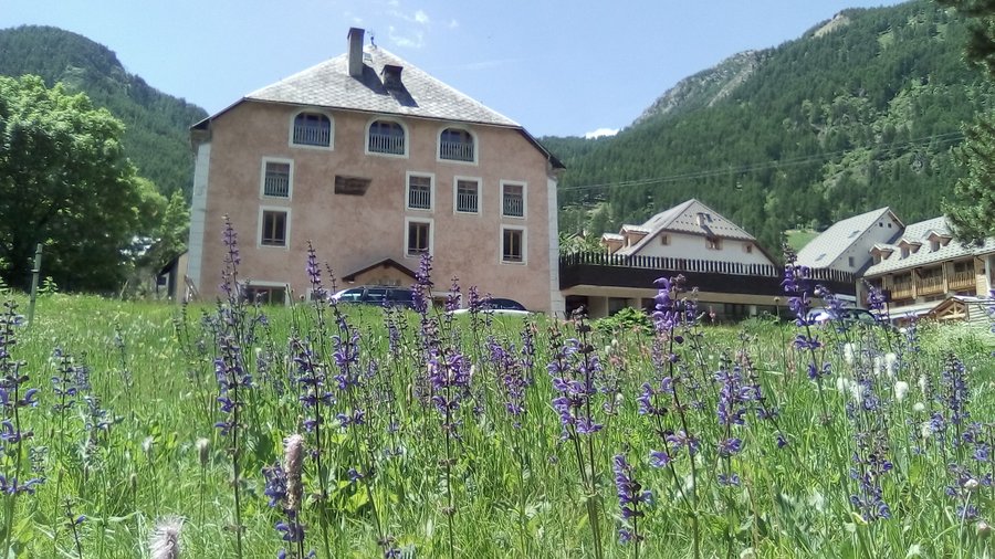 L'auberge de jeunesse de Serre Chevalier en été 11.06.22