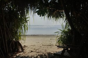 สระว่ายน้ำและชายหาด