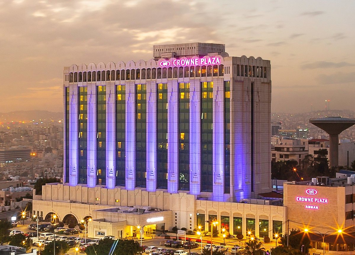فندق كراون بلازا عمّان، فندق في عمان