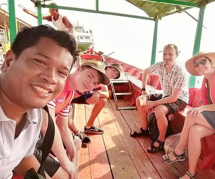 car tourist khmer