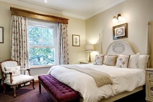Room & Suite