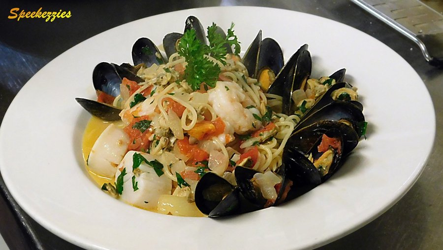 Fabulous seafood spaghetti and you’re all set for a wonderful evening.