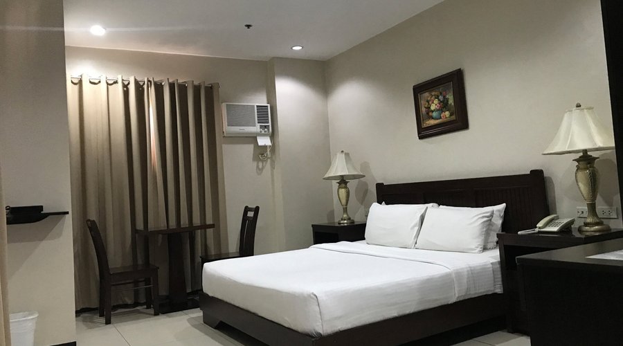Standard Queen Room