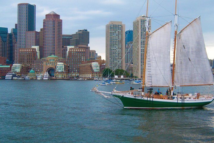 Tripadvisor | Cruise in Boston Harbor op onze 67 voet Tall Ship ...