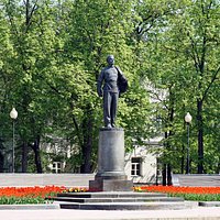 Памятник В. Ульянову-Ленину